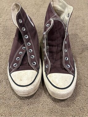 Converse Platform Women’s Size 9.5